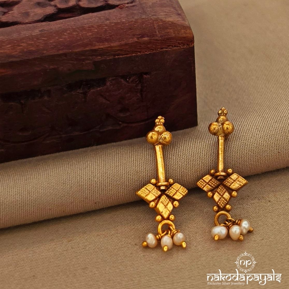 Stylish Pearly Bugadi (S9538)