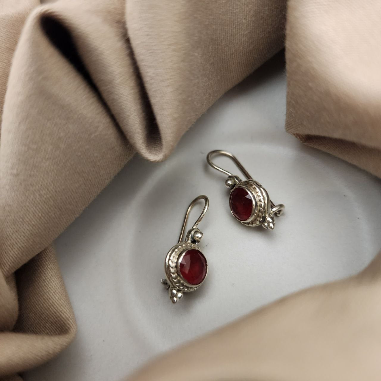 Elegant Hanging (H2057-65a)