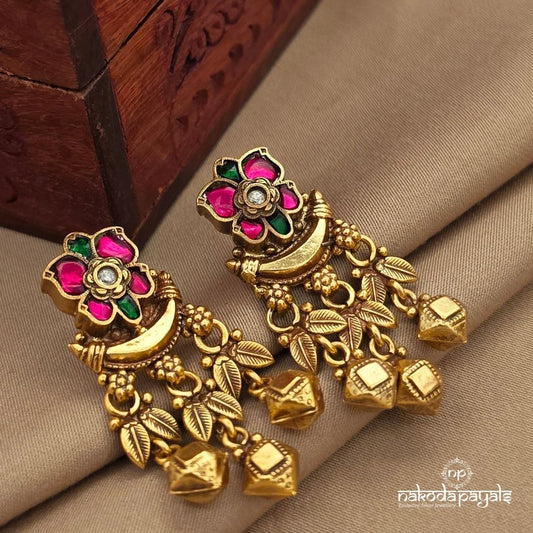 Floral Half Moon Kundan Studs (Ge10788)