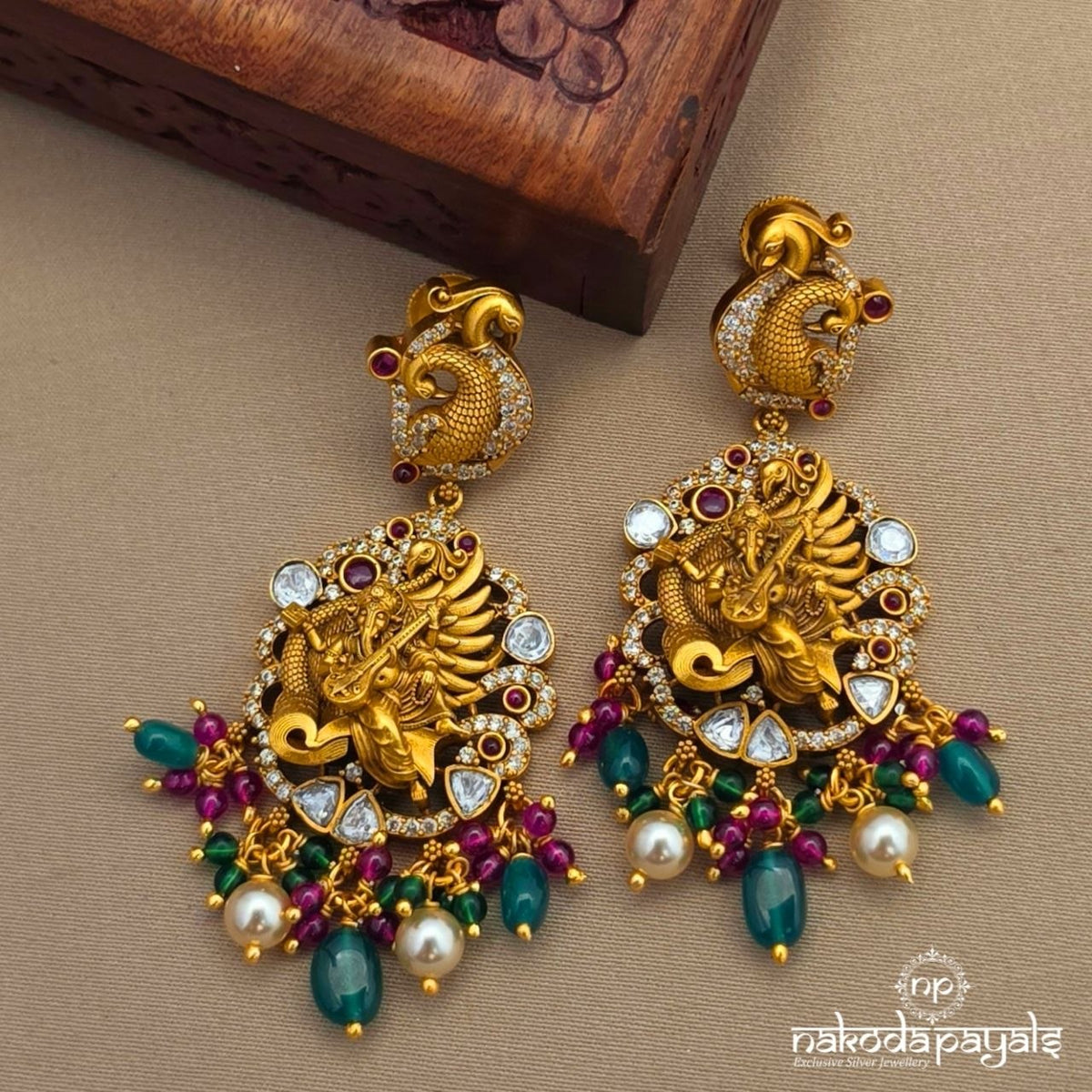 Ganesha Pearled Neckpiece With Earring (Gn10926)