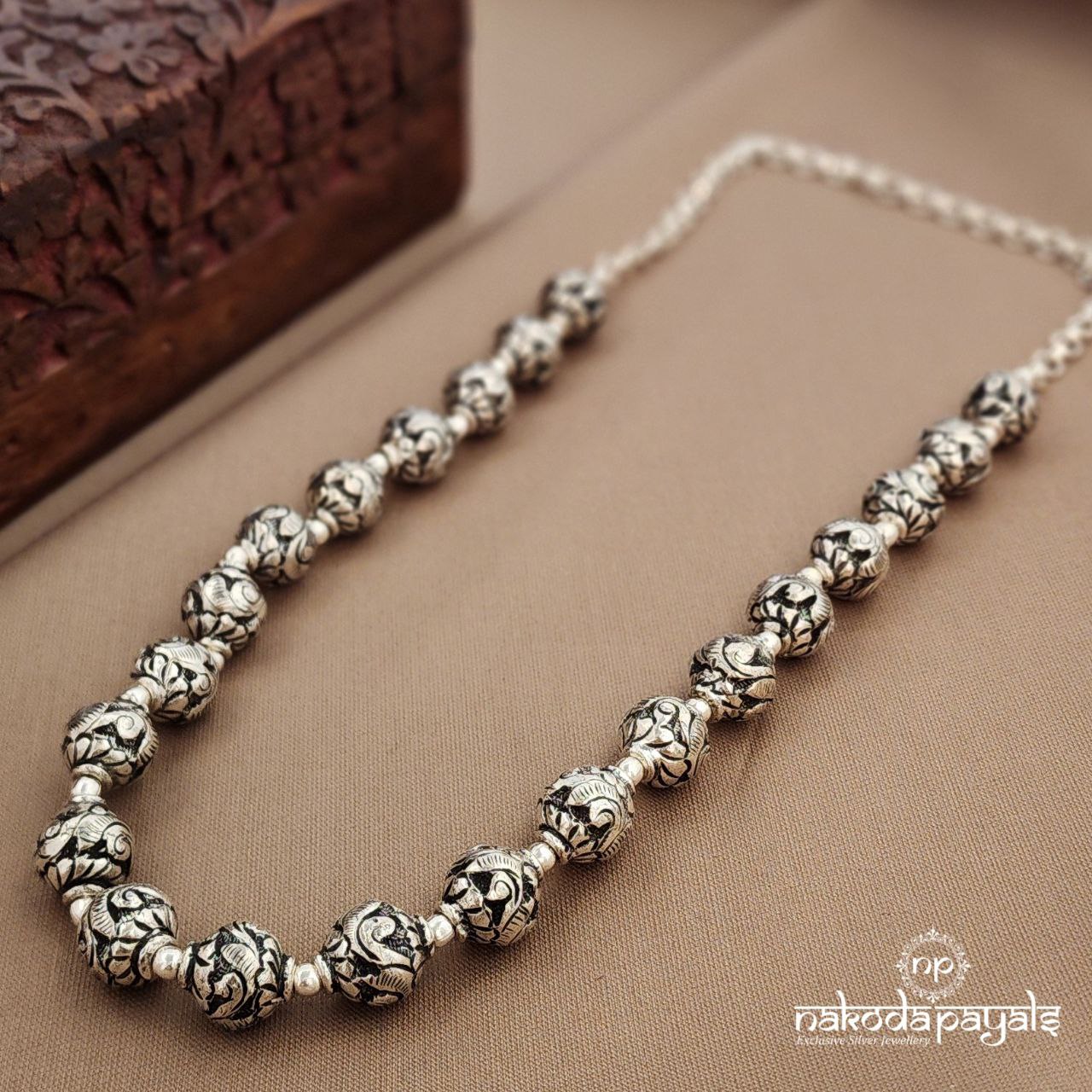 Ball Linked Neckpiece  (N11291)