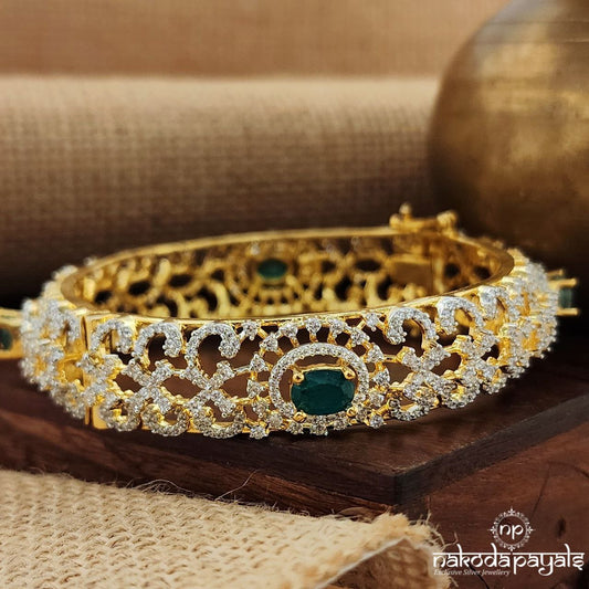 Oval Emerald Green Screw Kada (Gk2967)