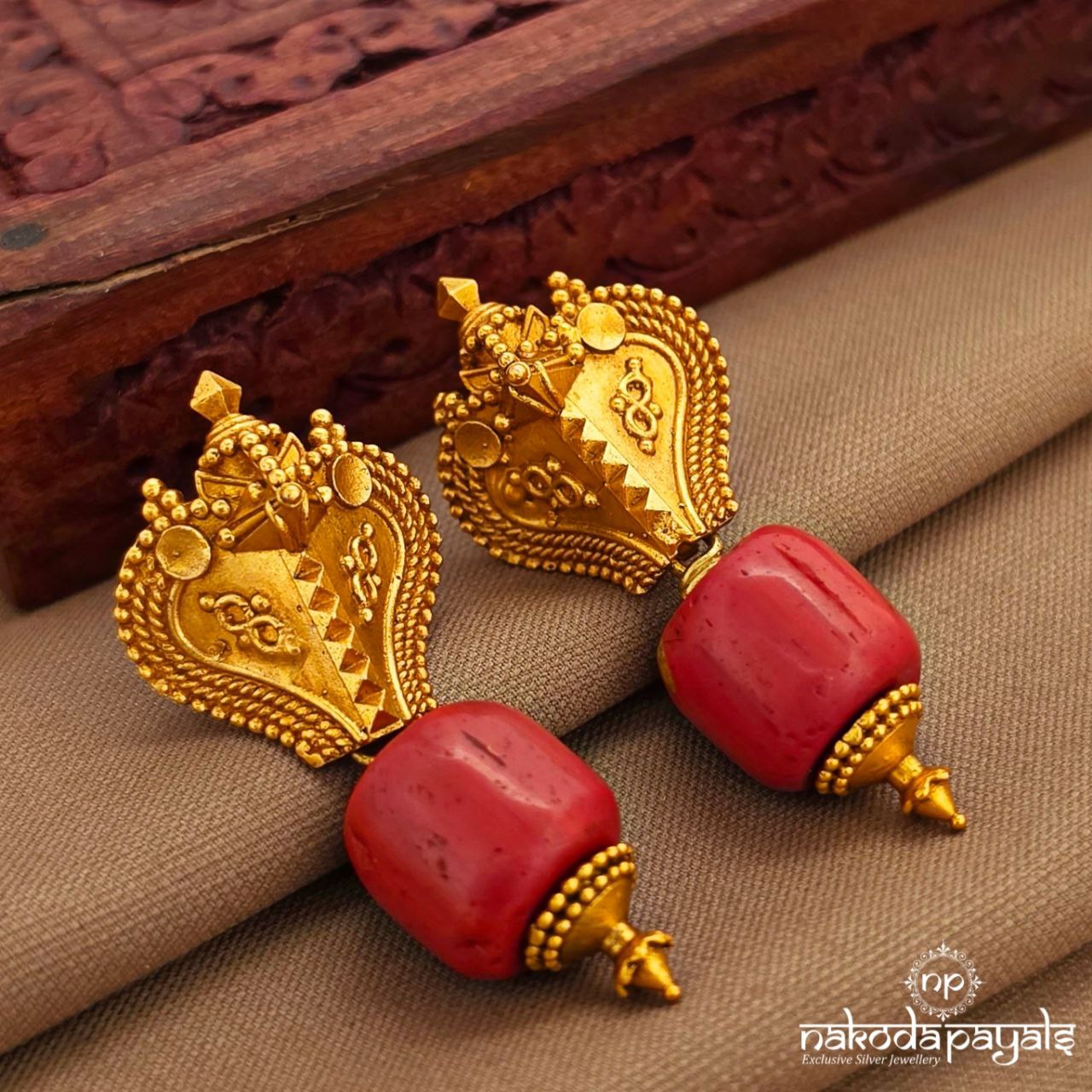 Traditional Coral Earrings (Ge10455)