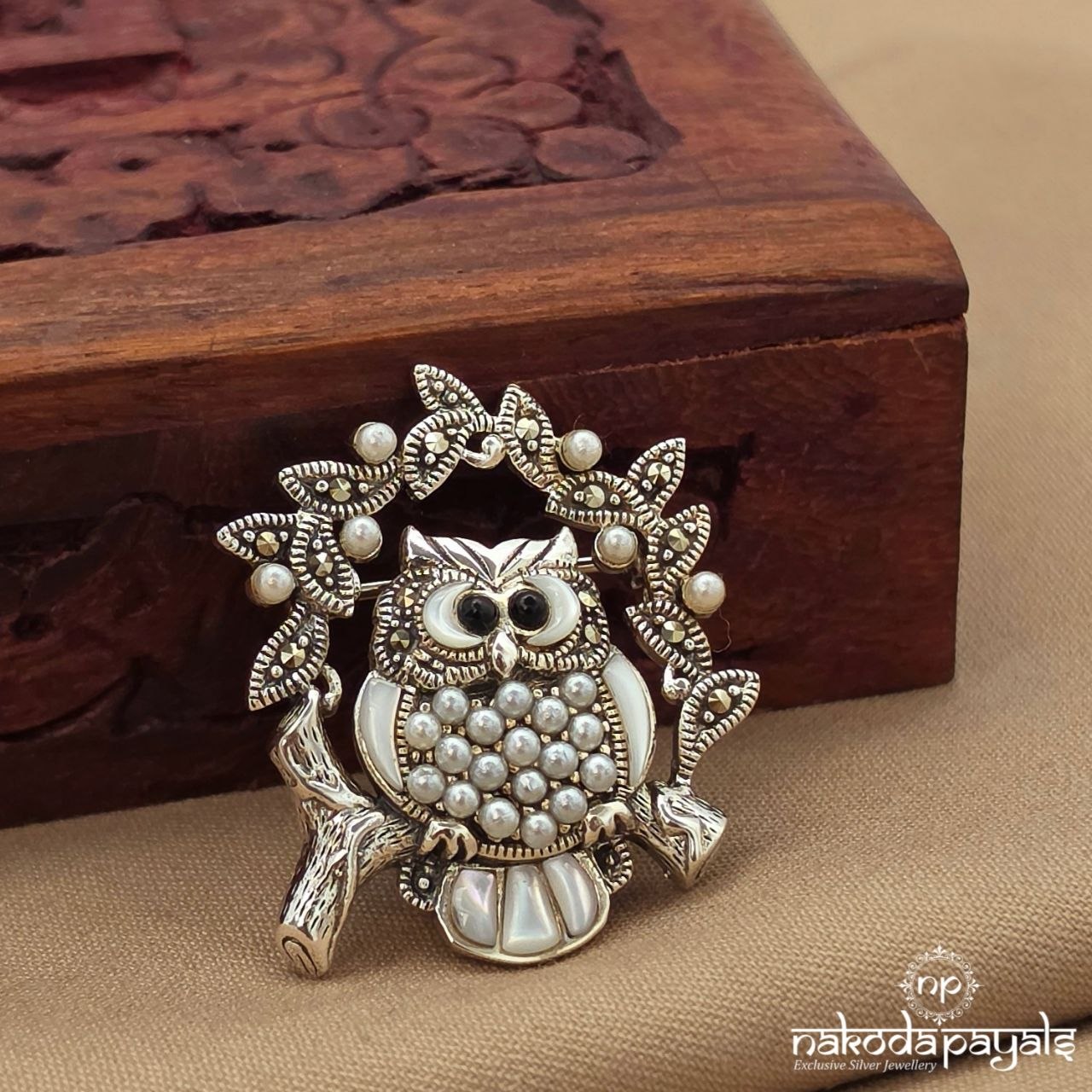 Executive Pearl Owl Brooch (St4068)