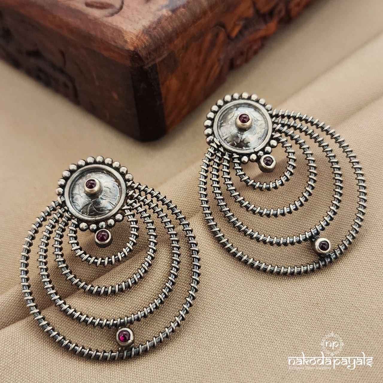 Red Floral Studs (S3561)