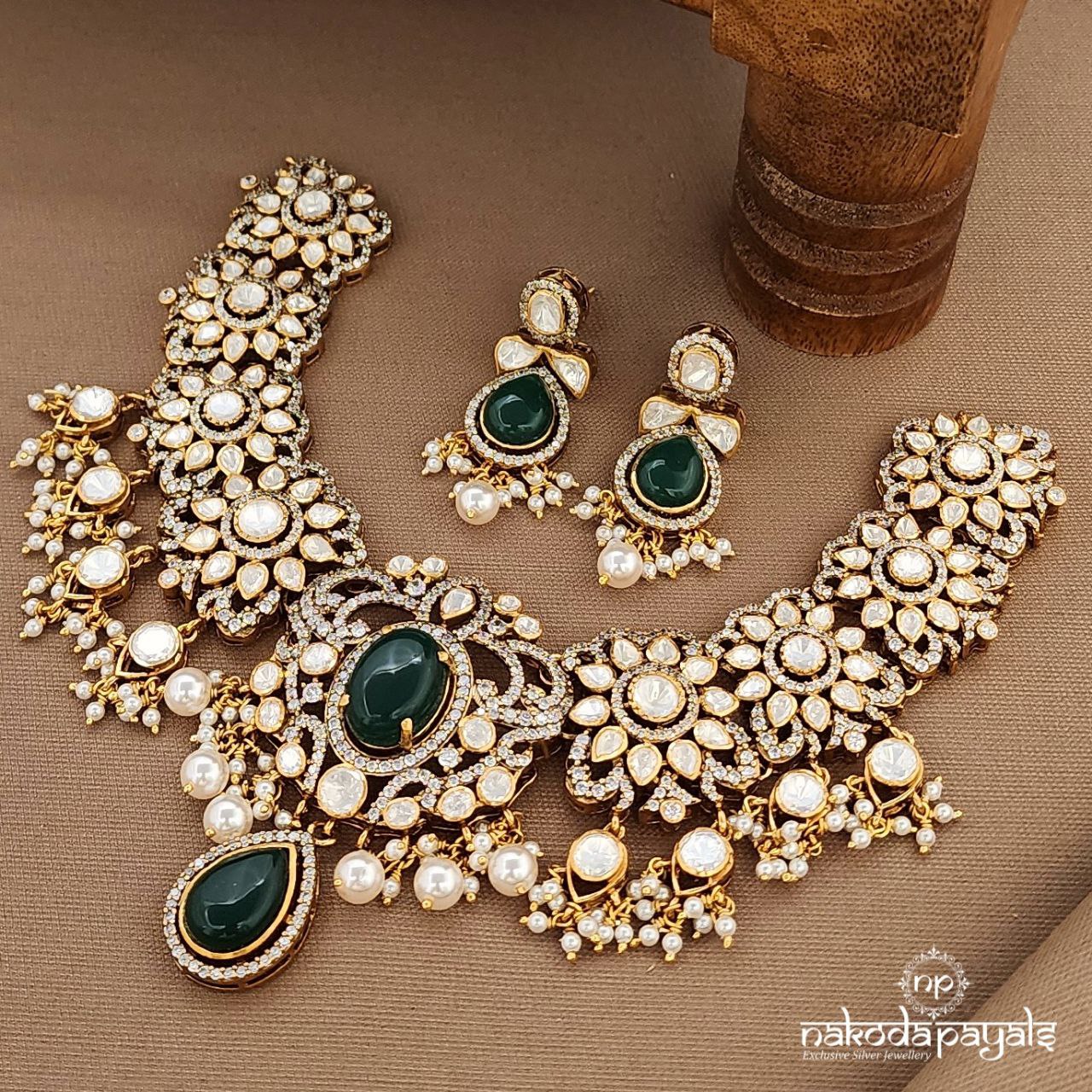 Oval Green  Neckpiece With Earrings (Gn9519)