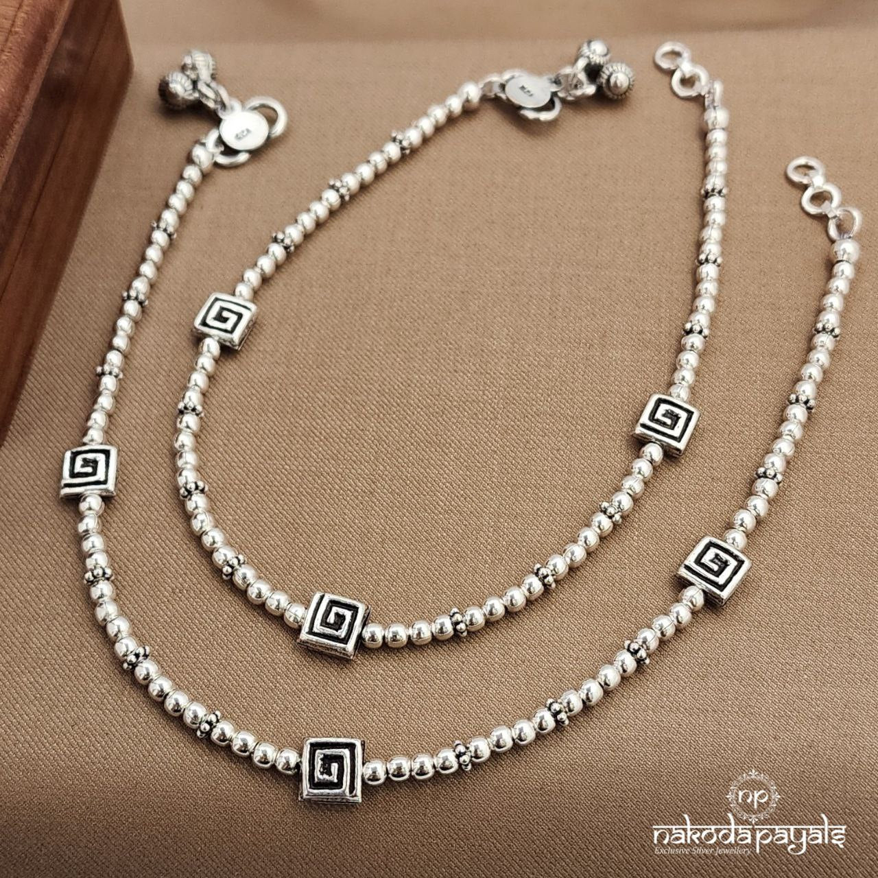 Squarish Ball Anklets (A6543)