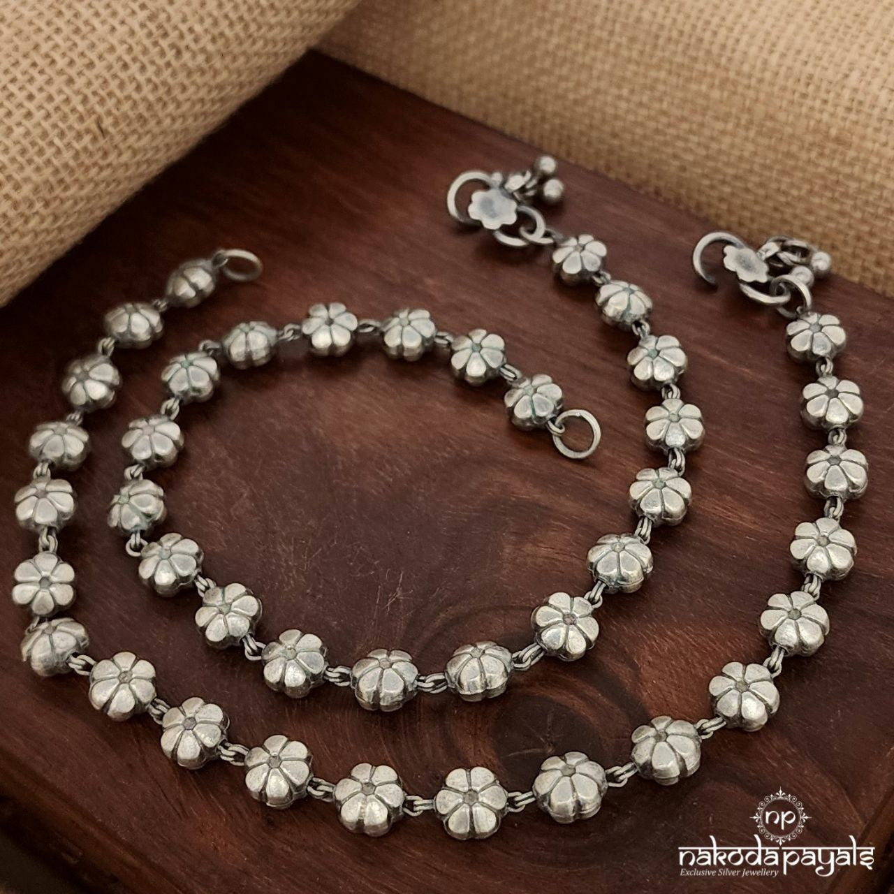 Flower Linked  Ball Anklets (A6445)