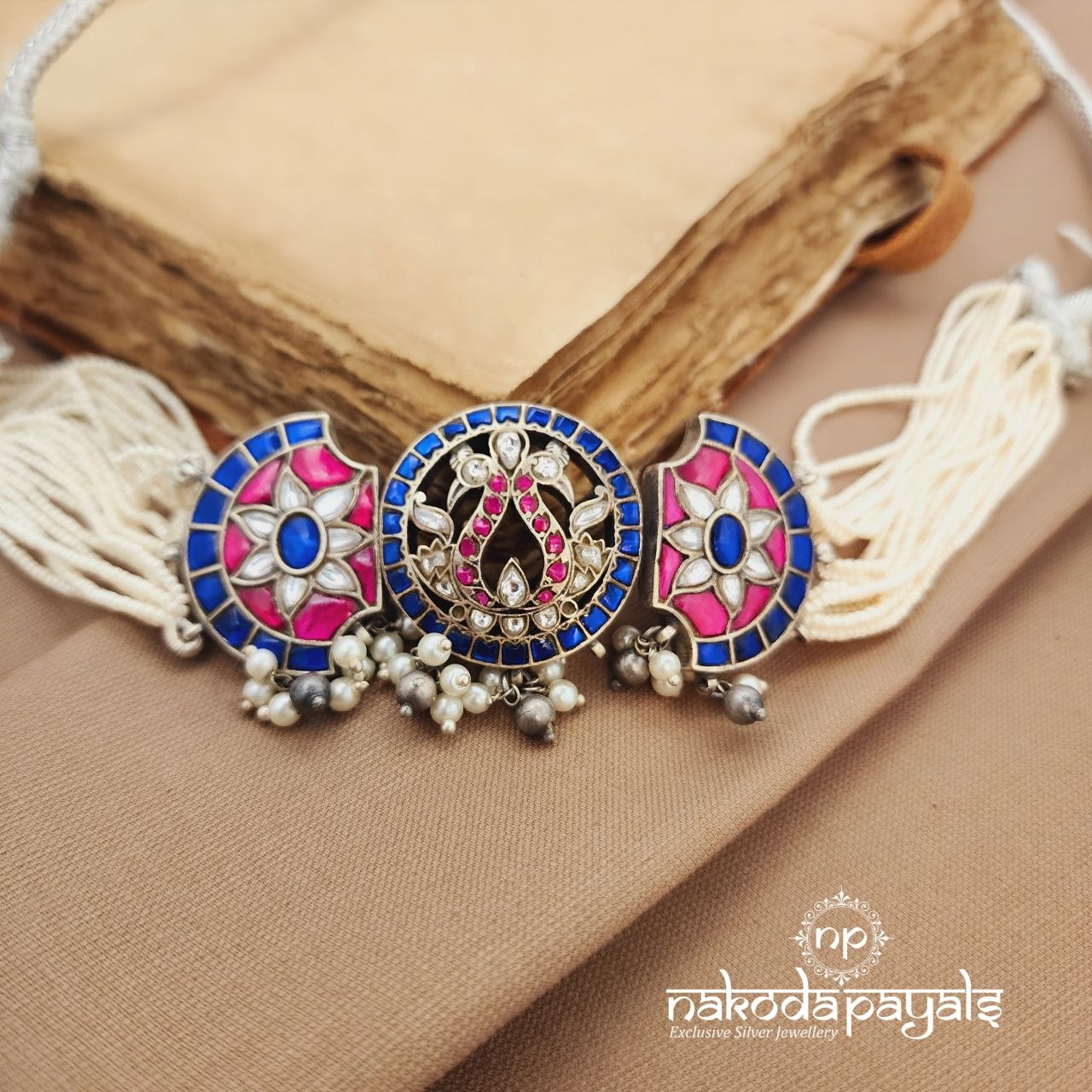 Peacock Pearled Choker (N11650)