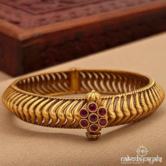 Mesmerising Floral Screw Kada (Gk3329 – 30)