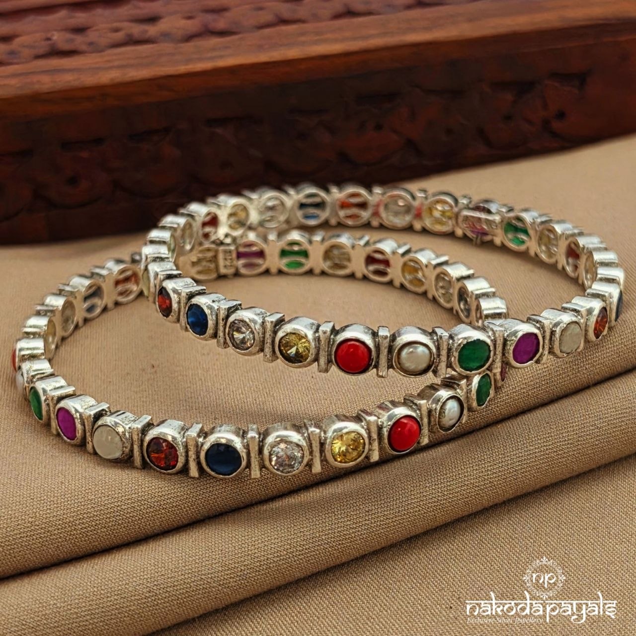 Elegant Navarathna Bangle (K6335)