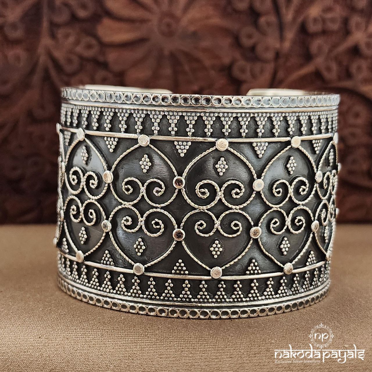 Gorgeous Swirl Oxidised Adjustable Kada (K6181)