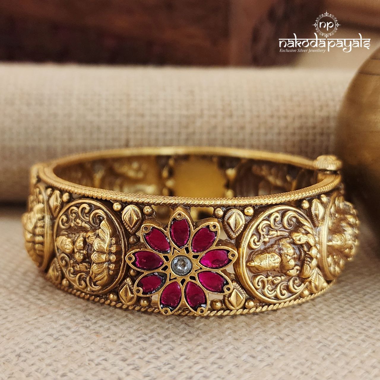 Kundan Lakshmi Screw Kada (Gk2823)