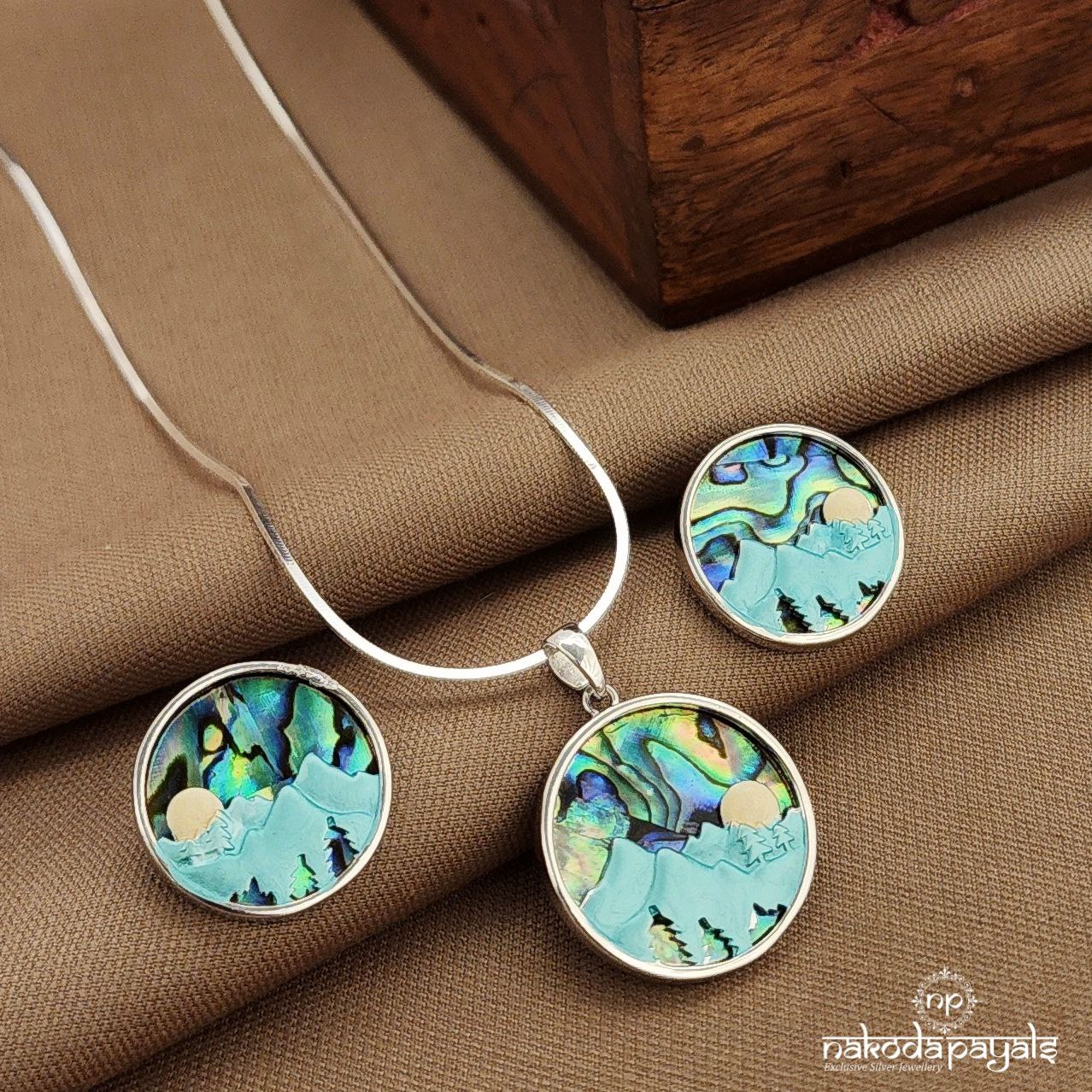 Nature Glow Pendant Set (St3823)