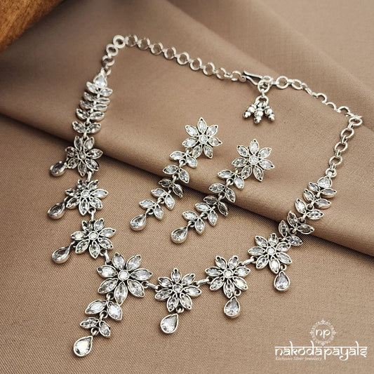 Floral White Neckpiece With Earrings(N11066)