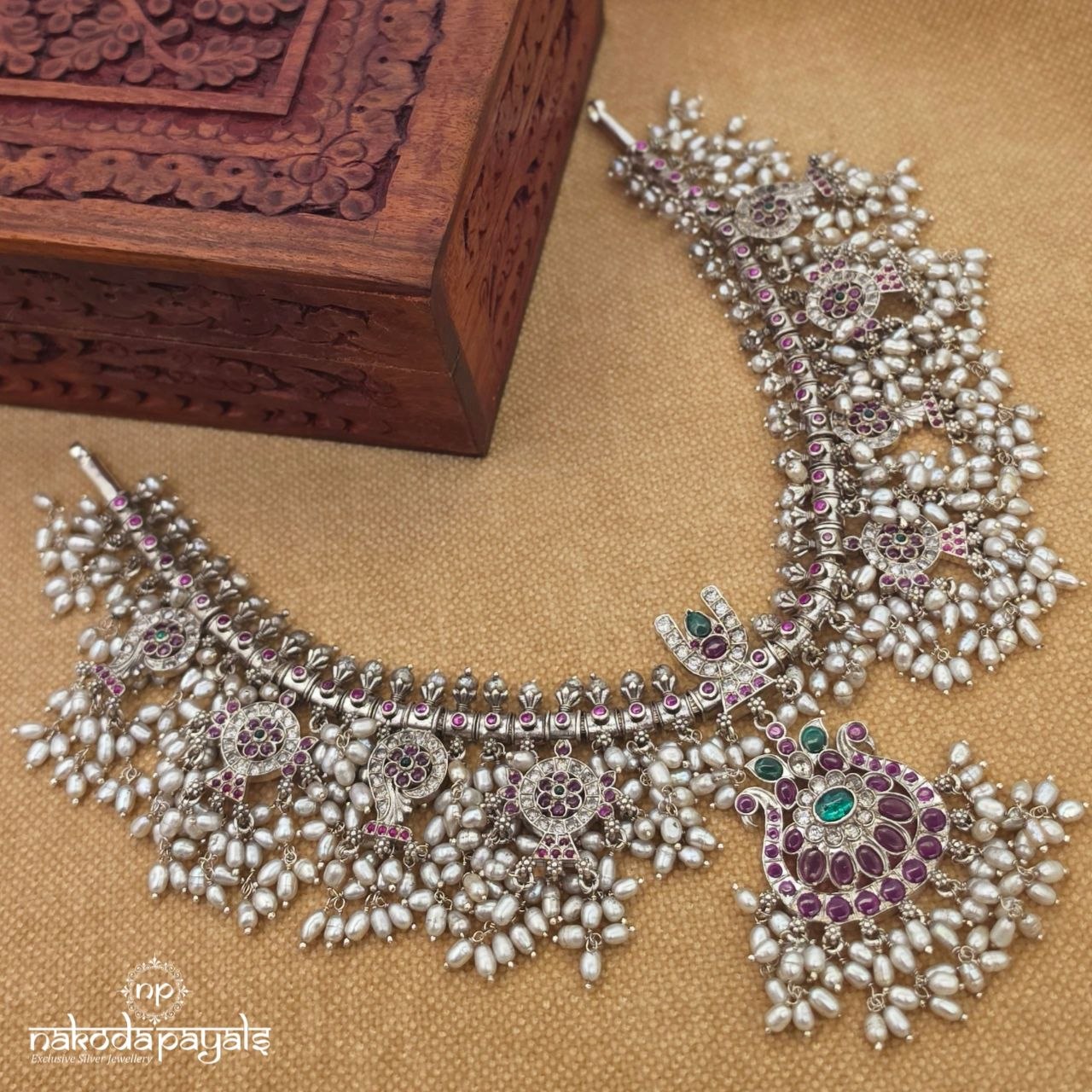 Guttapusalu Shanku Chakra Neckpiece (N12008)