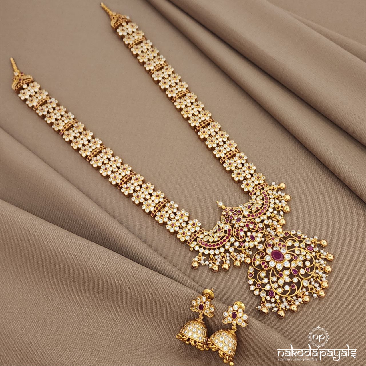 Traditional Red Neckpiece With Earrings (Gn9633)