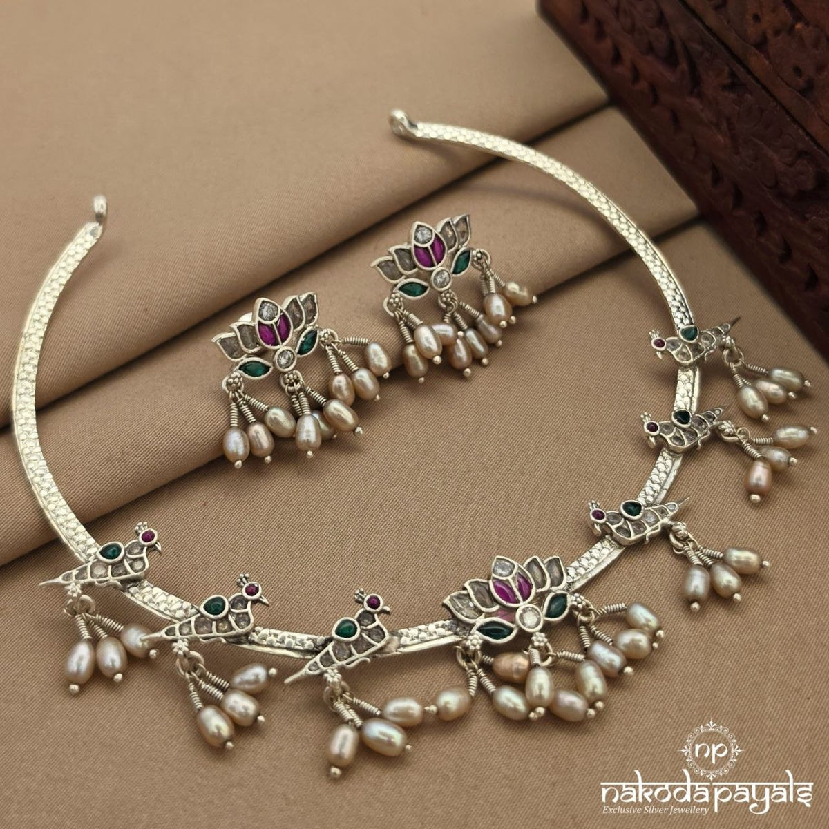 Lotus Birdy Hasli With Earring (N12150)