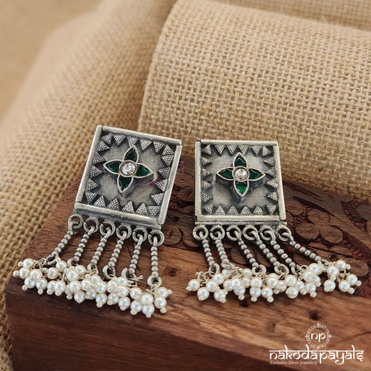 Squarish Green Flower Oxidised Chandbali (C8148)