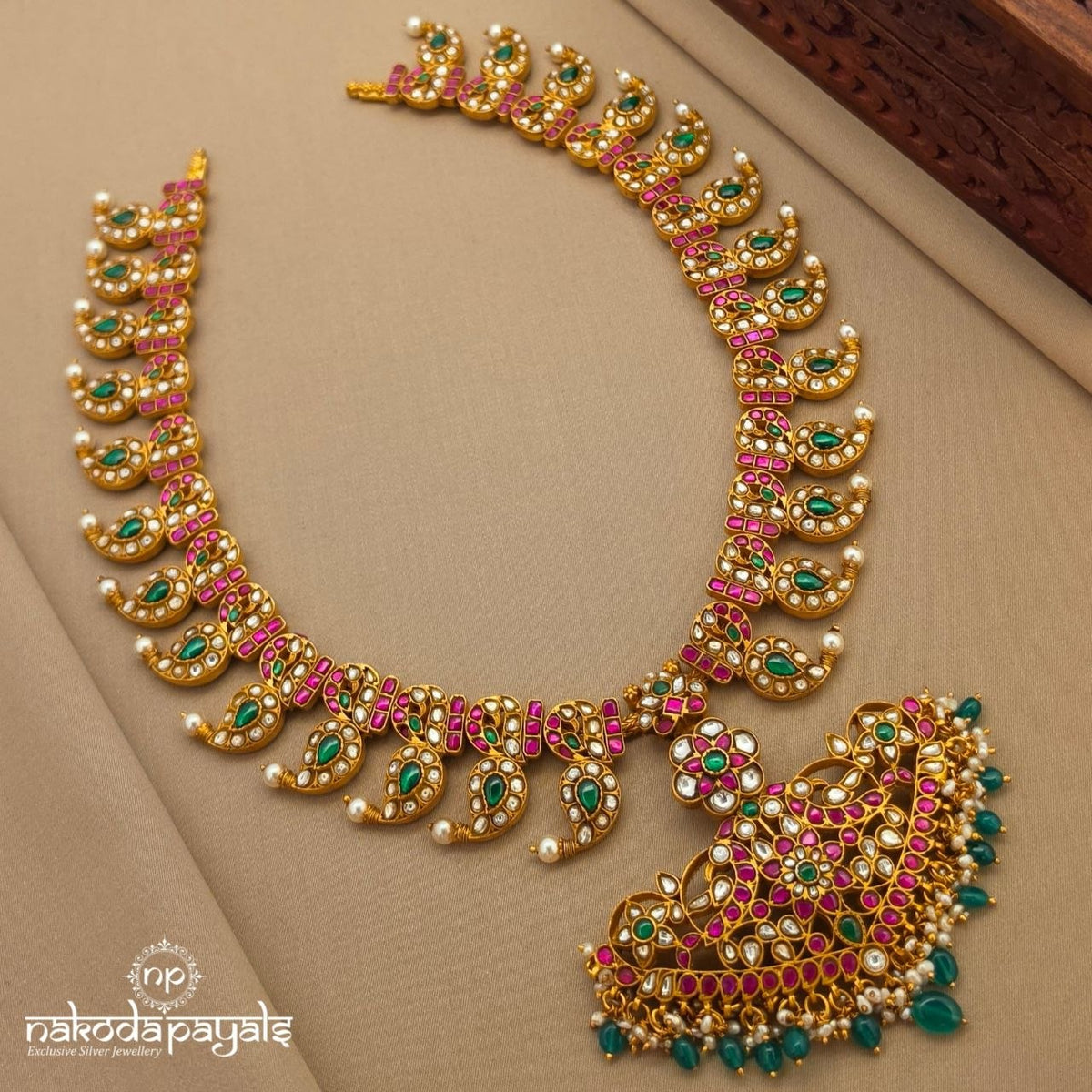 Mango Traditional Kundan Neckpiece (Gn10903)