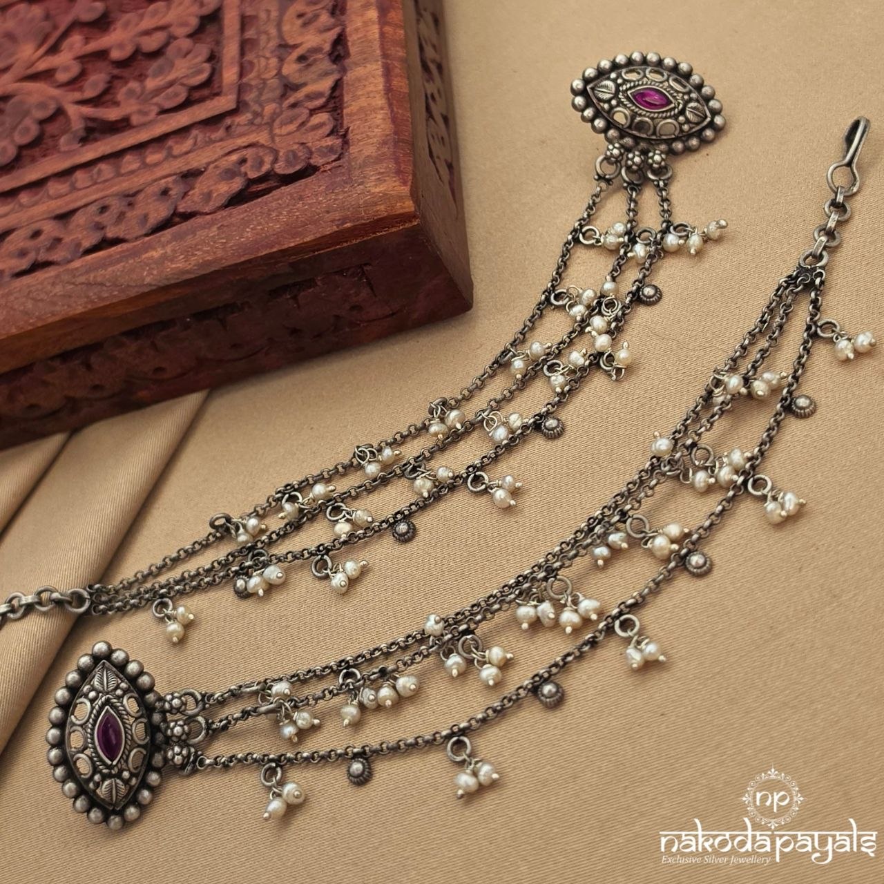 Oval Pink  Stud With Maati (M0473)