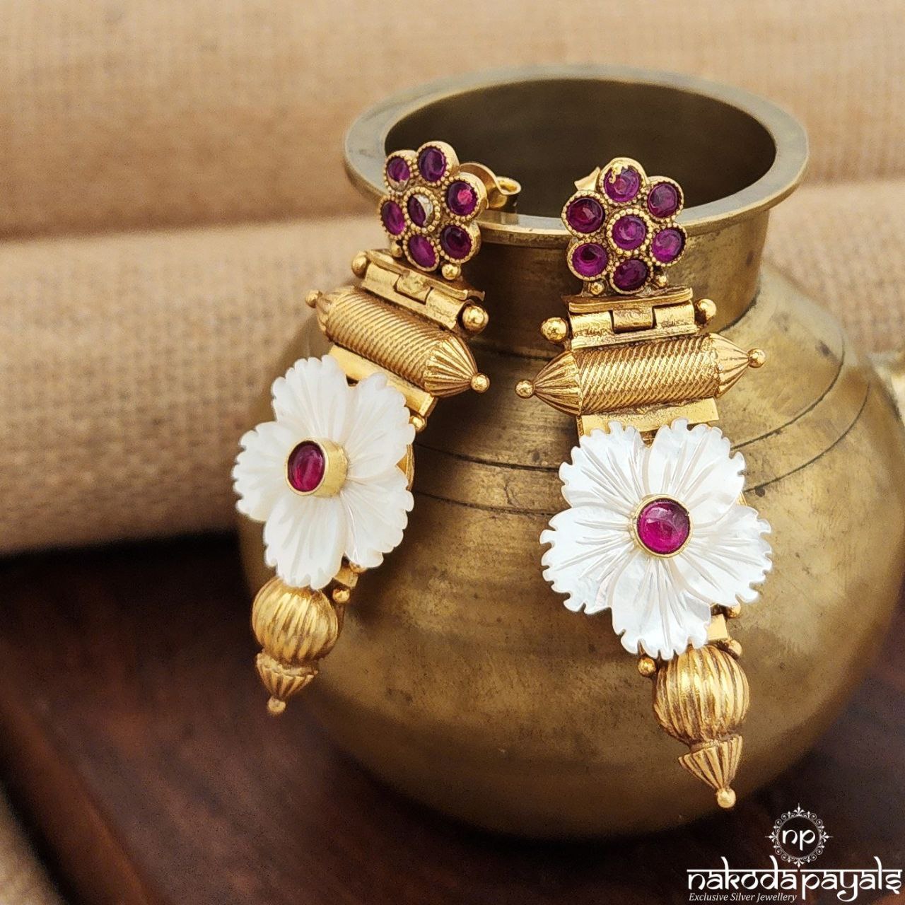 Stunning White Flower Chandbali (Ge9451)