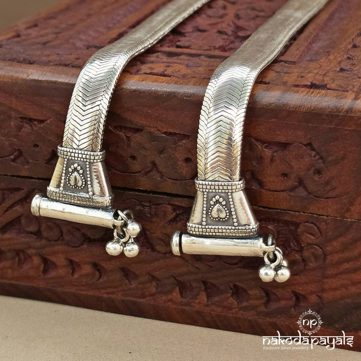 Flat And Wide Hyderabadi Anklets (A7142)