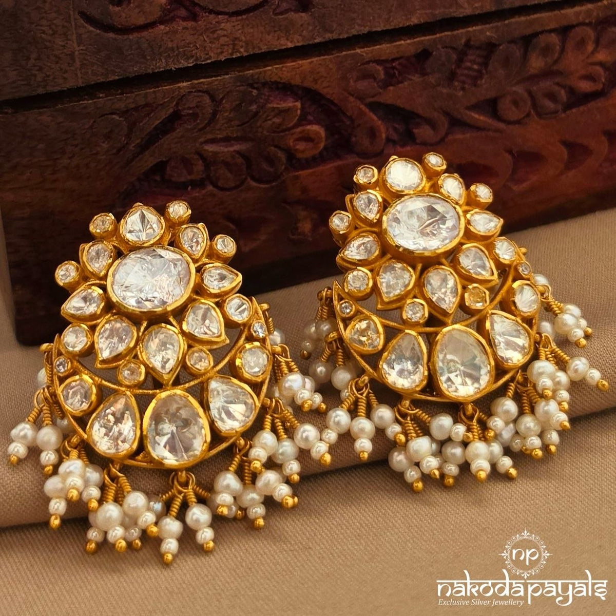 Mesmerizing Floral Chandbali (Ge11431)