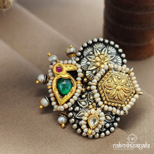 Coruscating Pearled Kundan Finger Ring (F2865)