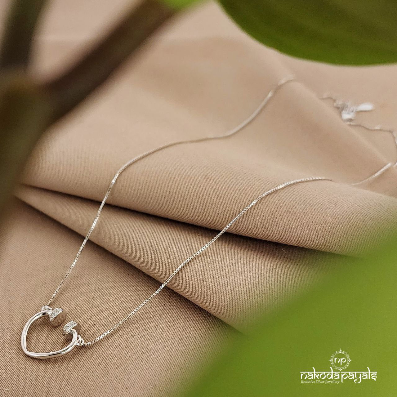 Heart Designed Neckpiece (St2730)