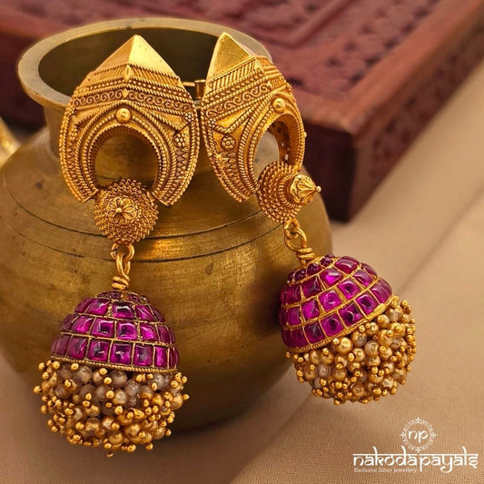 Pearly Endearing Chandbali (Ge10575)