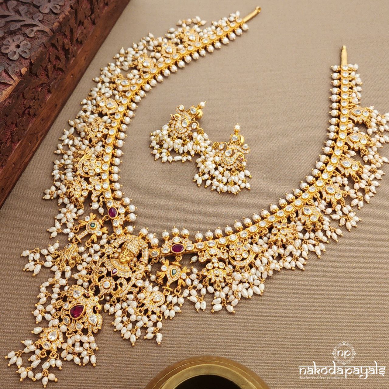 Venkatraman Guttapusalu Neckpiece With Earrings (Gn9619)