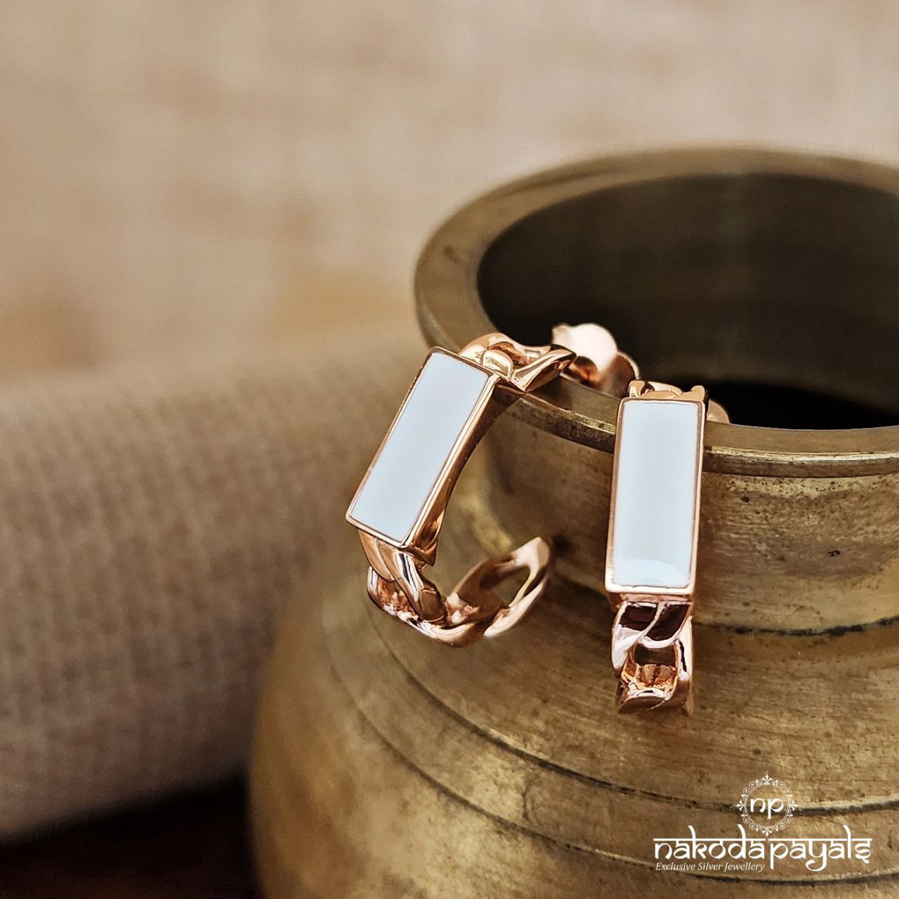 White Rose Gold Earrings (St3049)