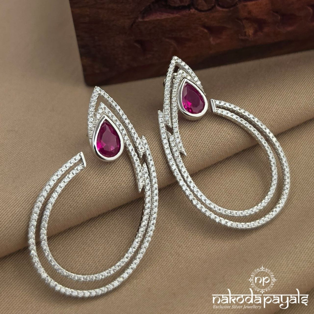Unique Pinkish Earring (St4176)