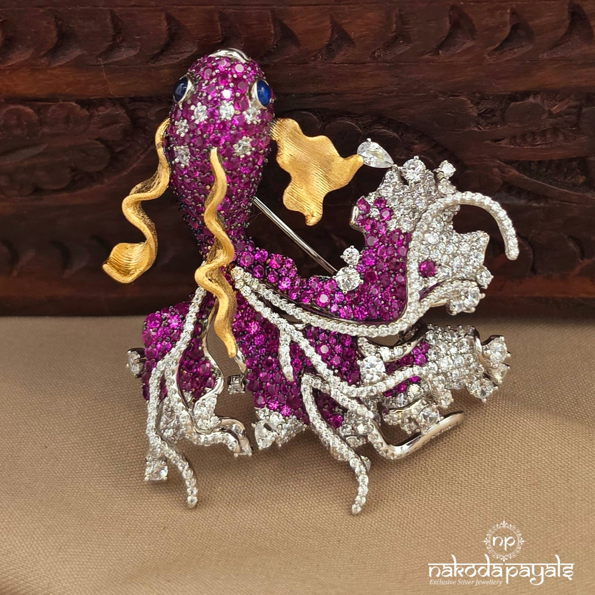 Eye-Catching Pink  Gold Fish Brooch (St4074