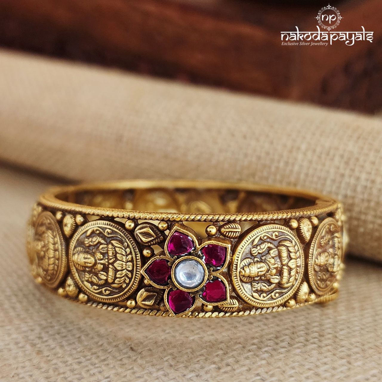Lakshmi Coin Screw Kada (Gk2812)