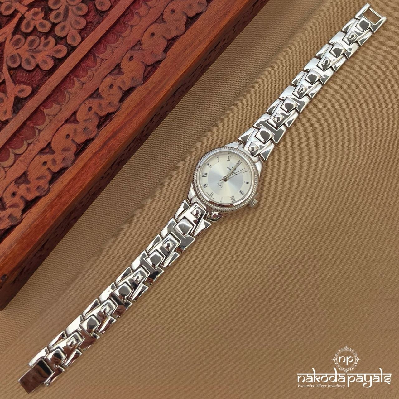 Circular Stunning Watch (W0305)