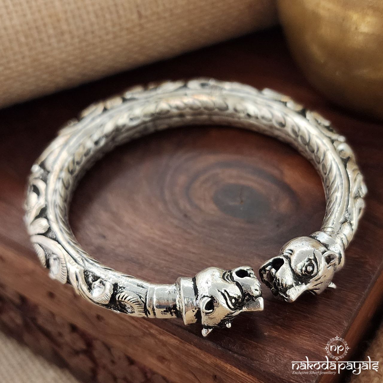 Chitai Lion Oxidised Kada (K5110)