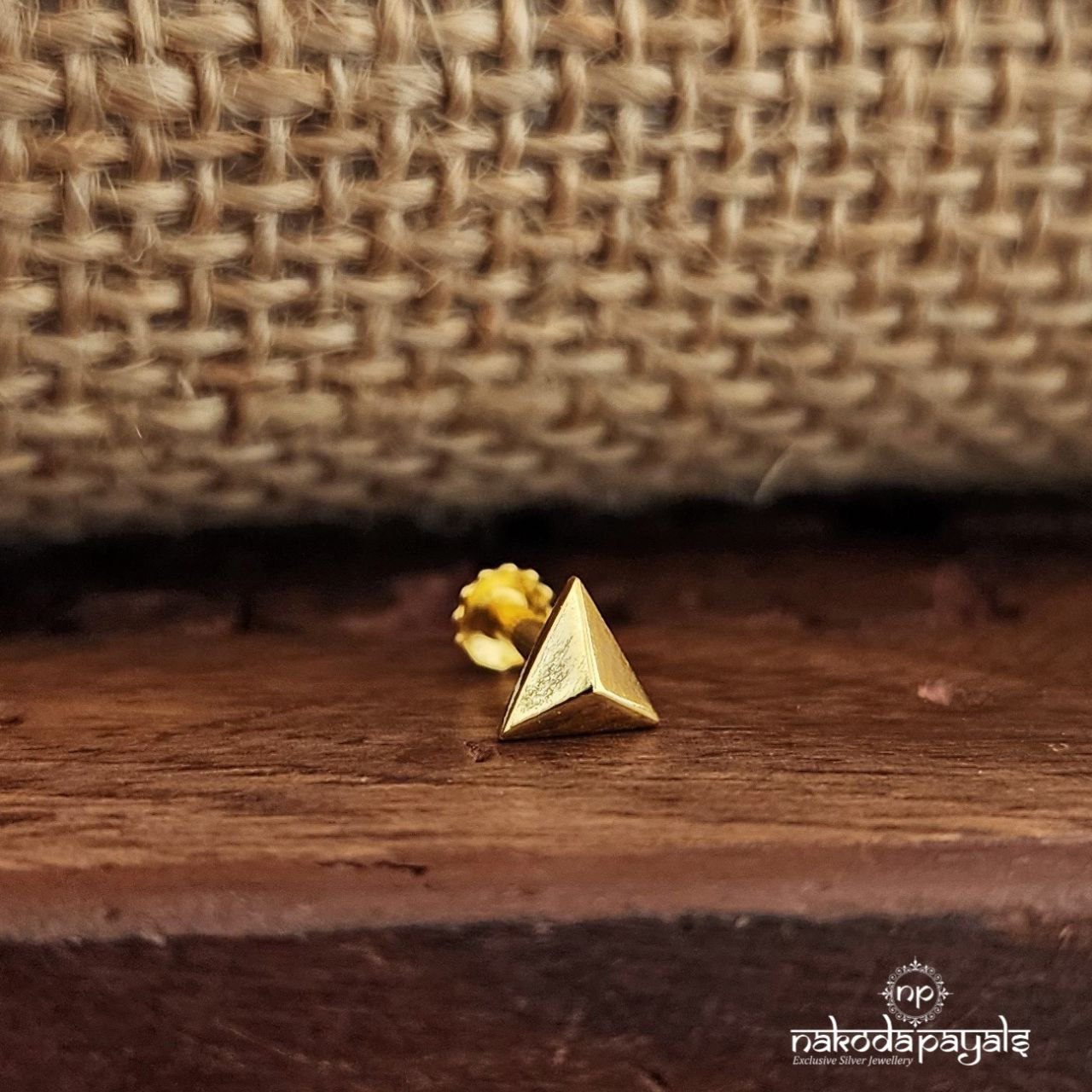 Triangular Nosepin (Np782)