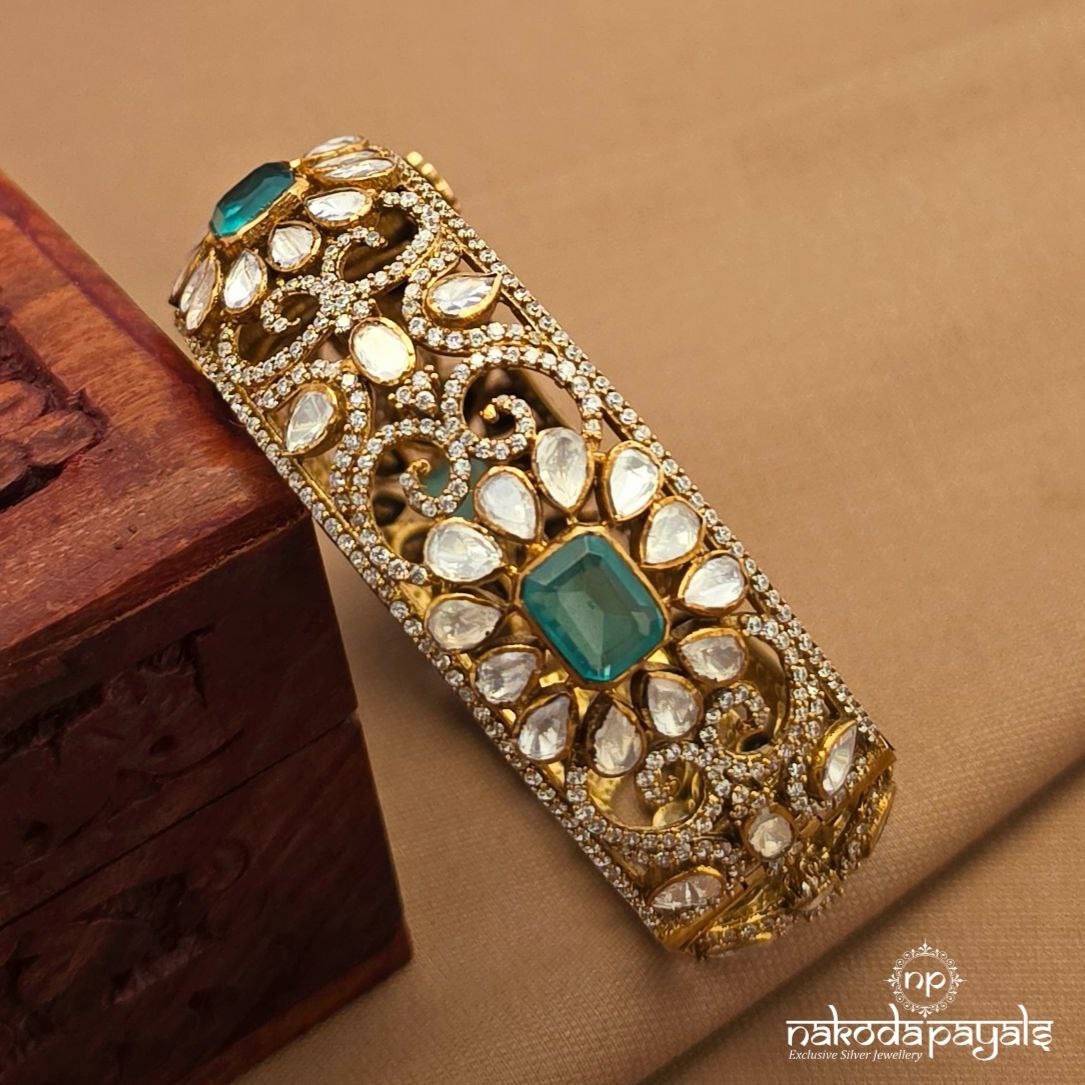 Rectangular Green Moissanite Kada (2.6) (Gk3258)
