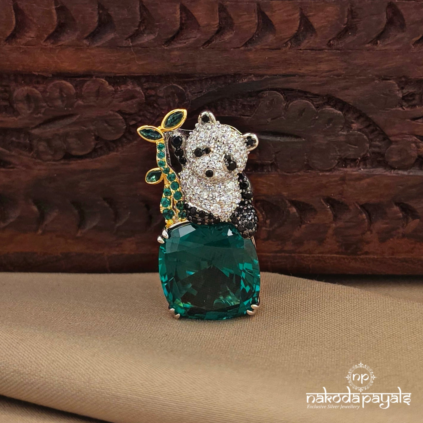Emerald Bamboo Panda Brooch (St4080)