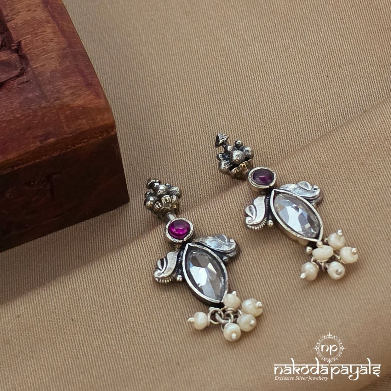 Adorable Pearly Pressing Bugadi (S9503)