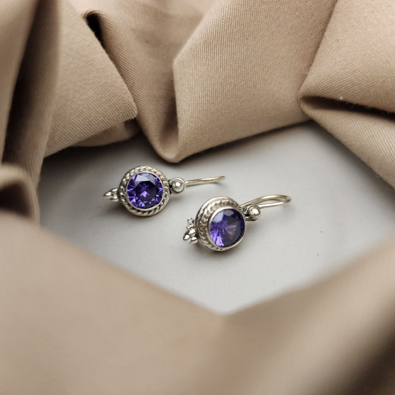 Elegant Hanging (H2057-65a)