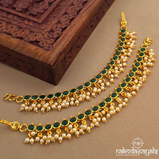 Green Dot Pearl Drop Maati (Gm1270)