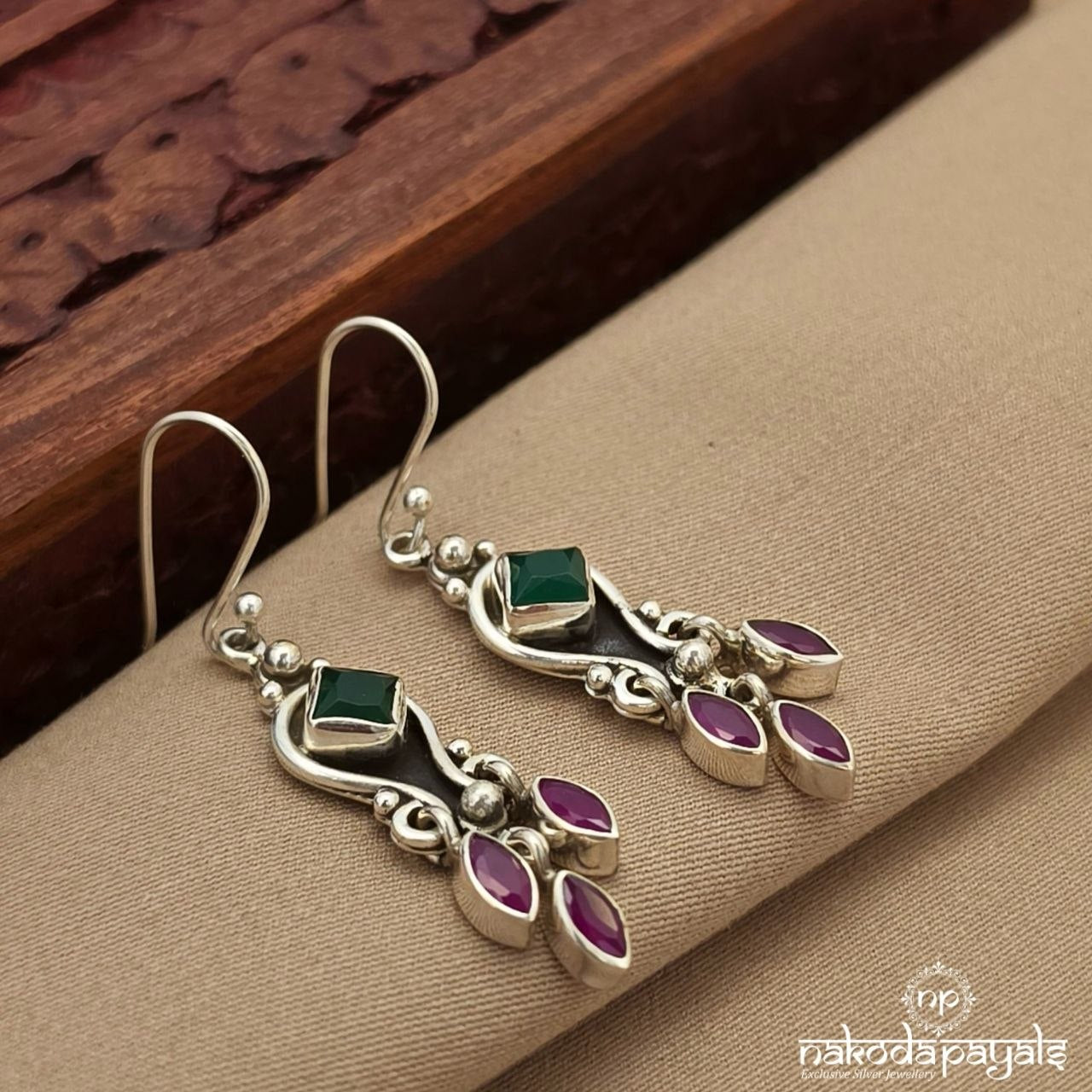 Green Squarish Hanging (H1685)