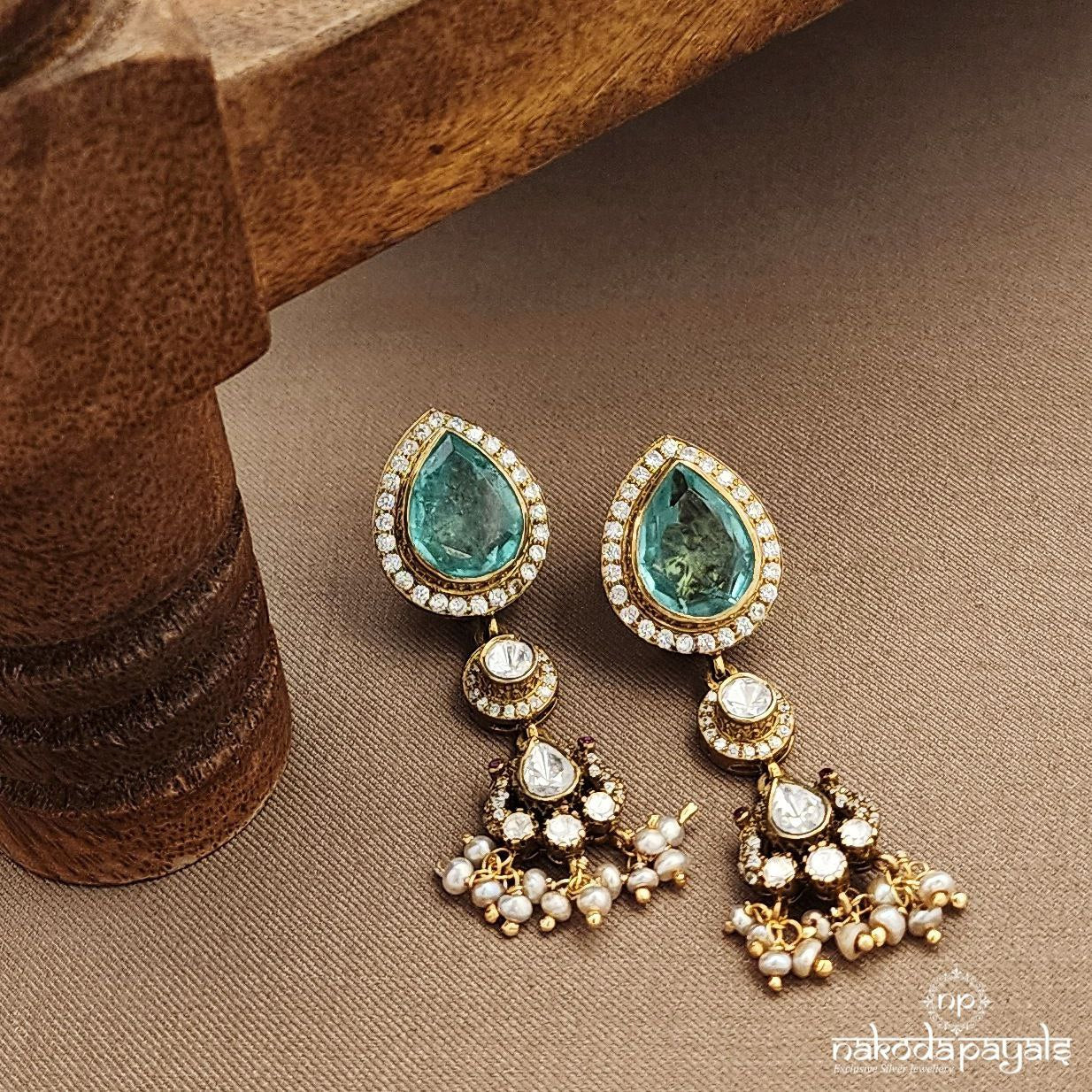 Emerald Green Neckpiece With Earrings (Gn9319)