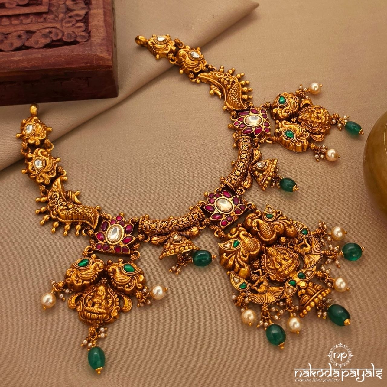 Lakshmi Kundan Neckpiece (Gn10105)