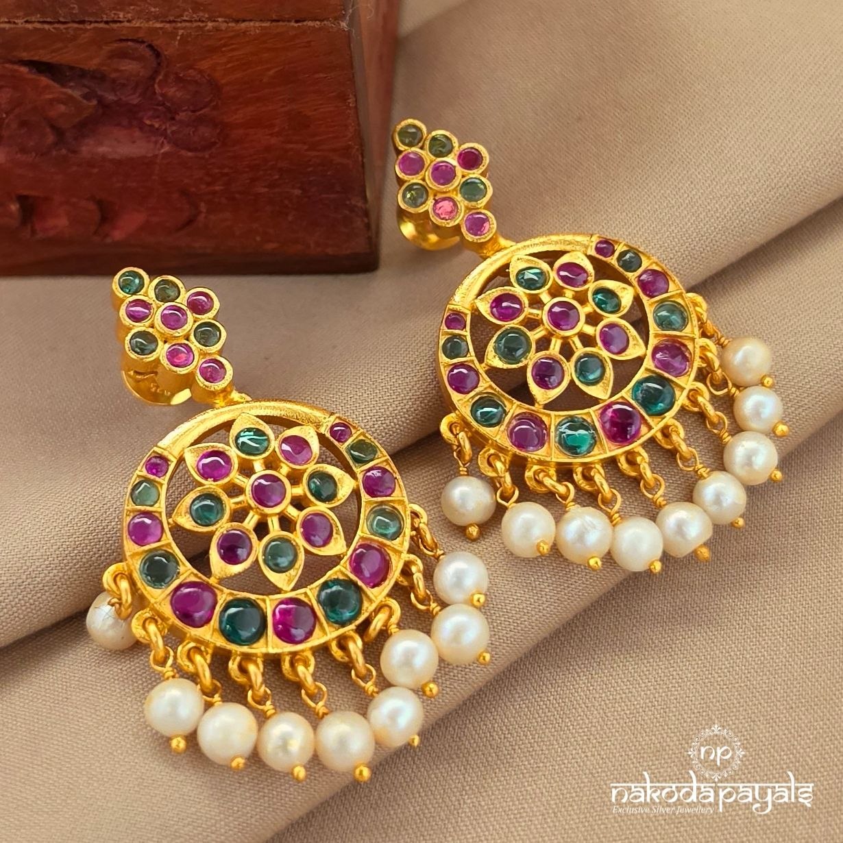 Exclusive Floral Pearl Drop Chandbali (Ge11129)