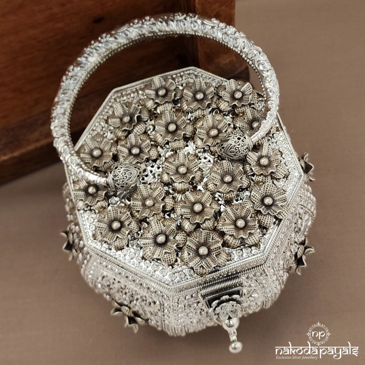 Unique Floral Designed Purse (Esa322)