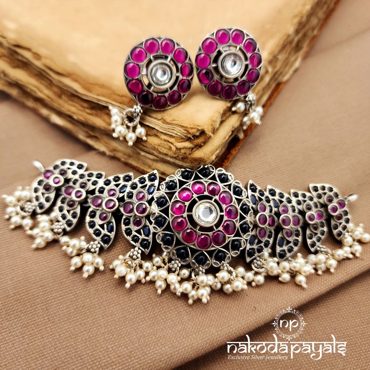 Hearty Bluish Choker With Earring (N11671)
